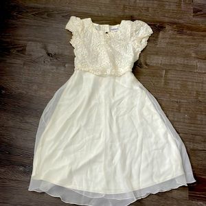 Rose Cottage Lacy Off White Dress Size 8 (girls)